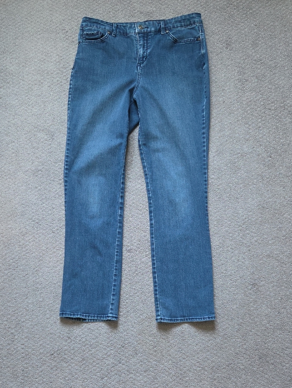 Gloria Vanderbilt Classic Mid-Blue Straight Leg Jeans
